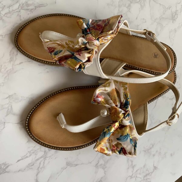 CCC528E8-967F-4C99-A246-AF5FD41F6C14