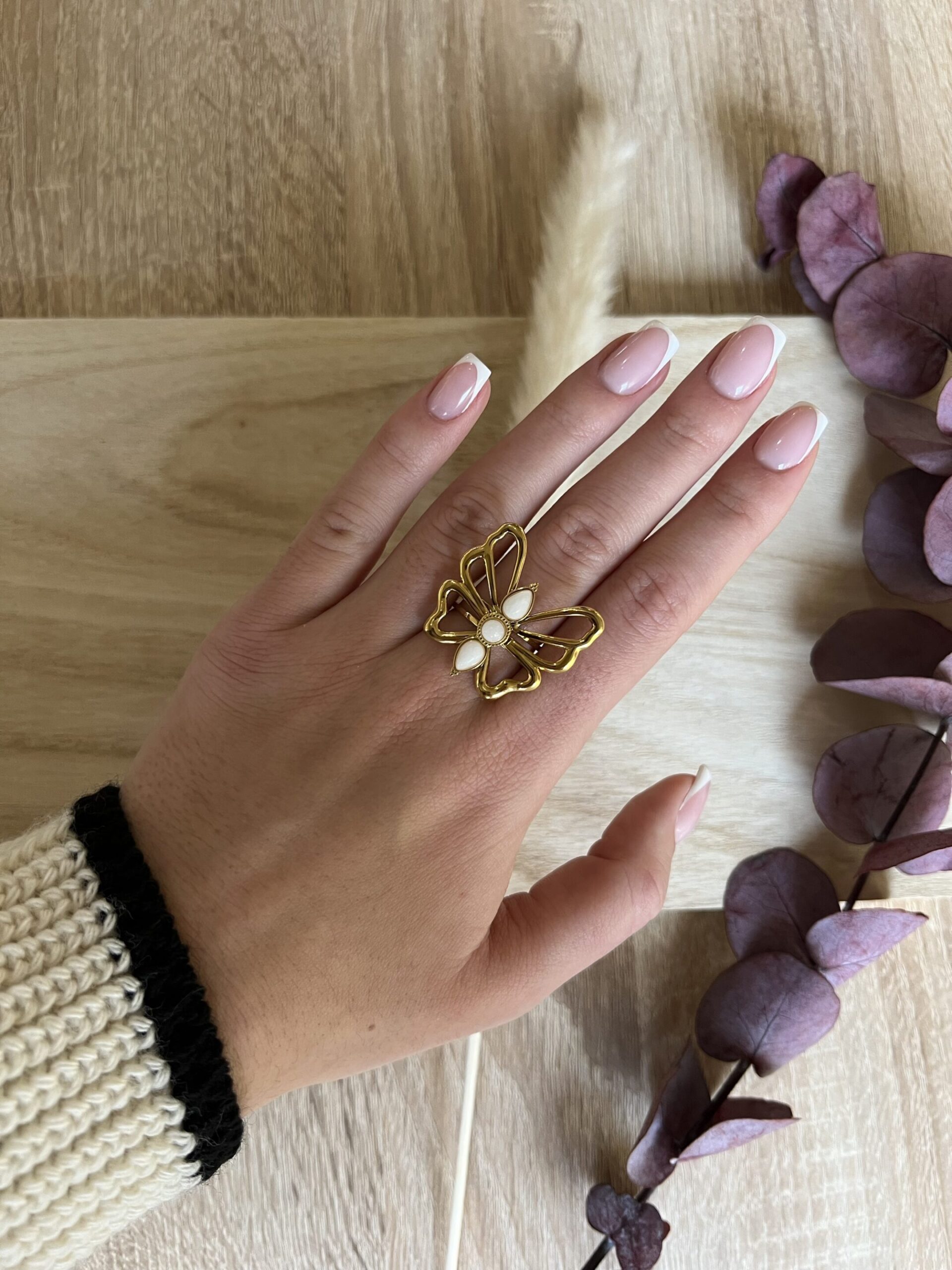 Bague papillon perles blanches en acier inoxydable